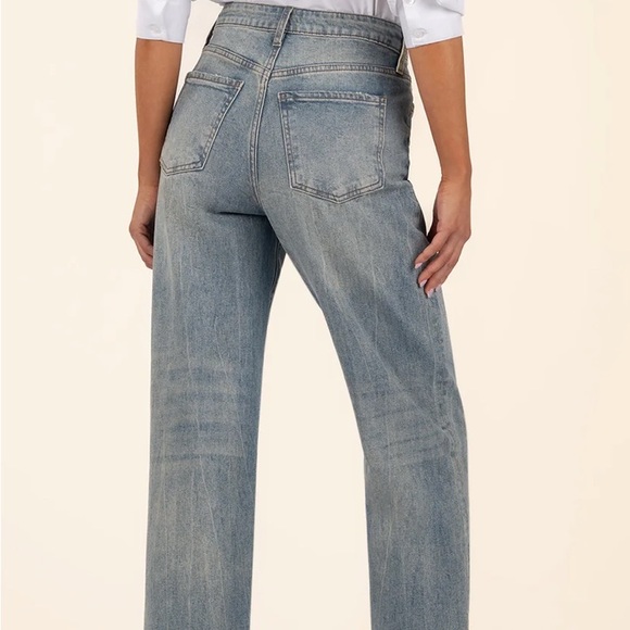 Kut from the Kloth Sienna Light Blue Wide Leg High Rise Jeans - Picture 4 of 11